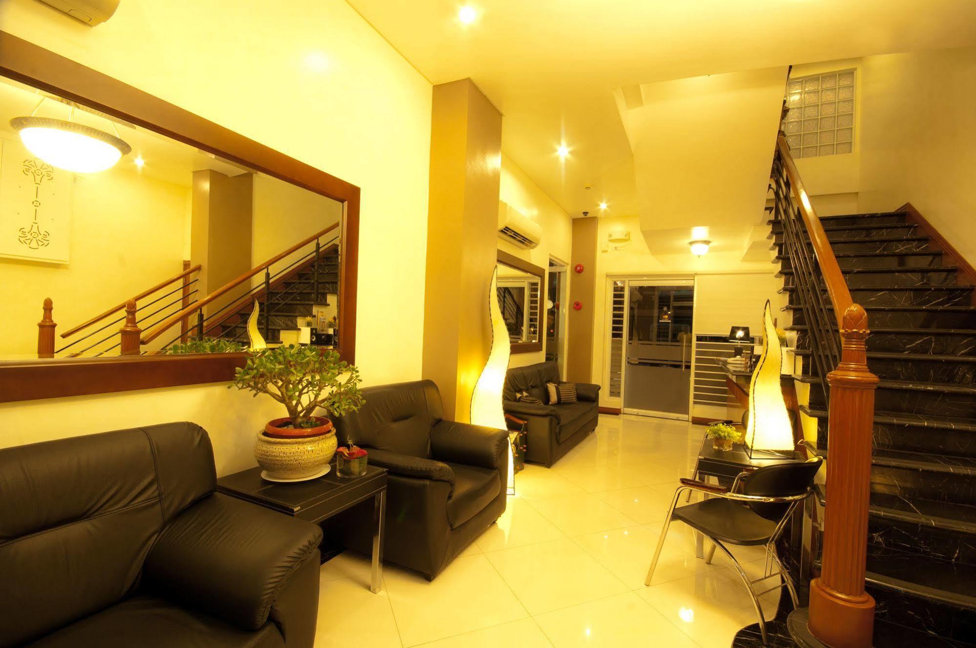 Avitel Hotel Makati City Екстериор снимка