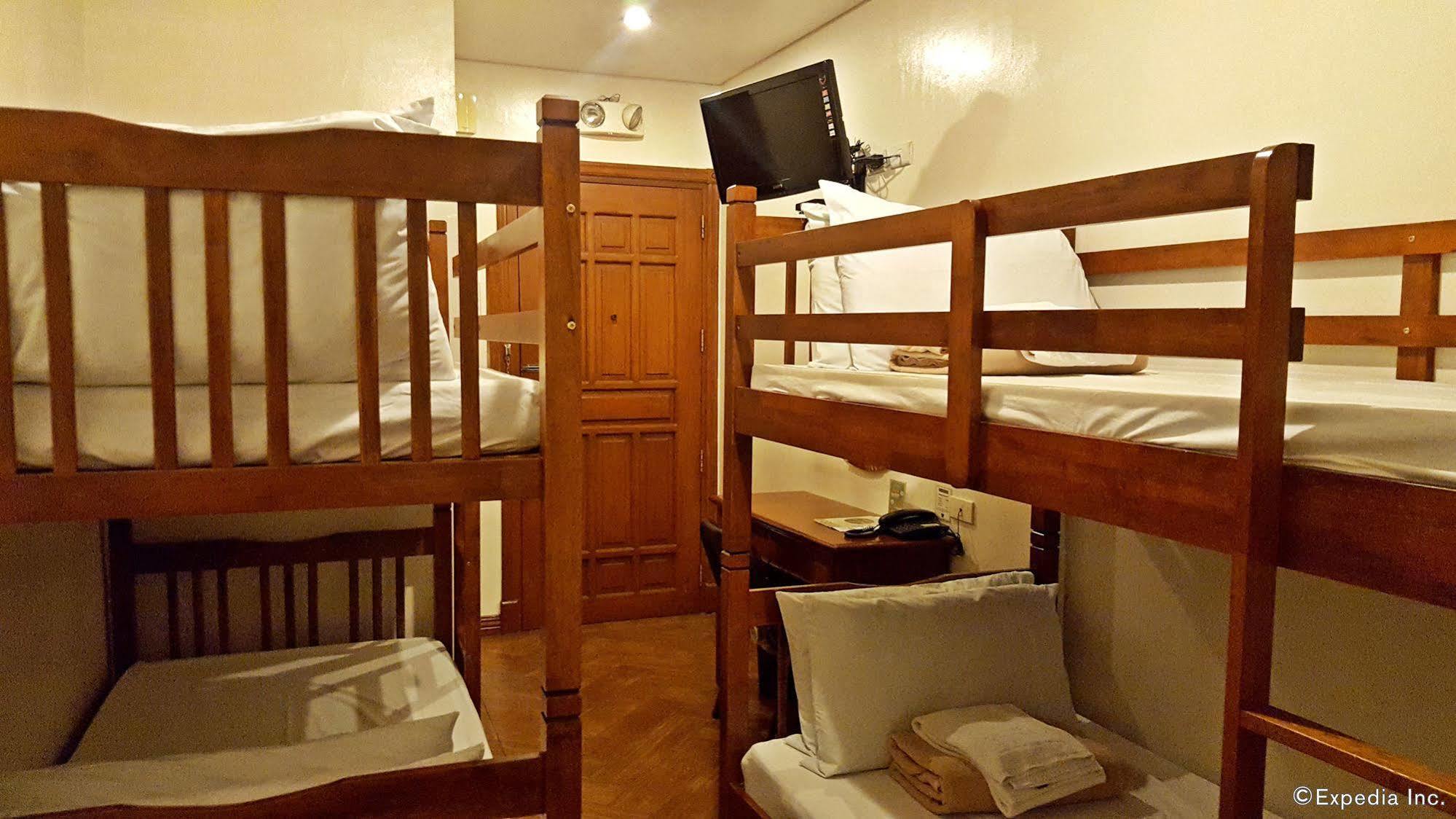 Avitel Hotel Makati City Екстериор снимка