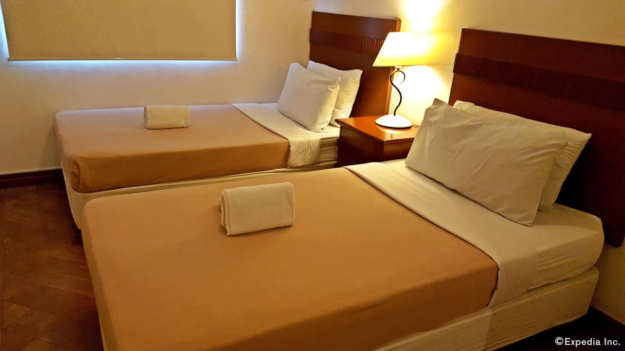 Avitel Hotel Makati City Екстериор снимка