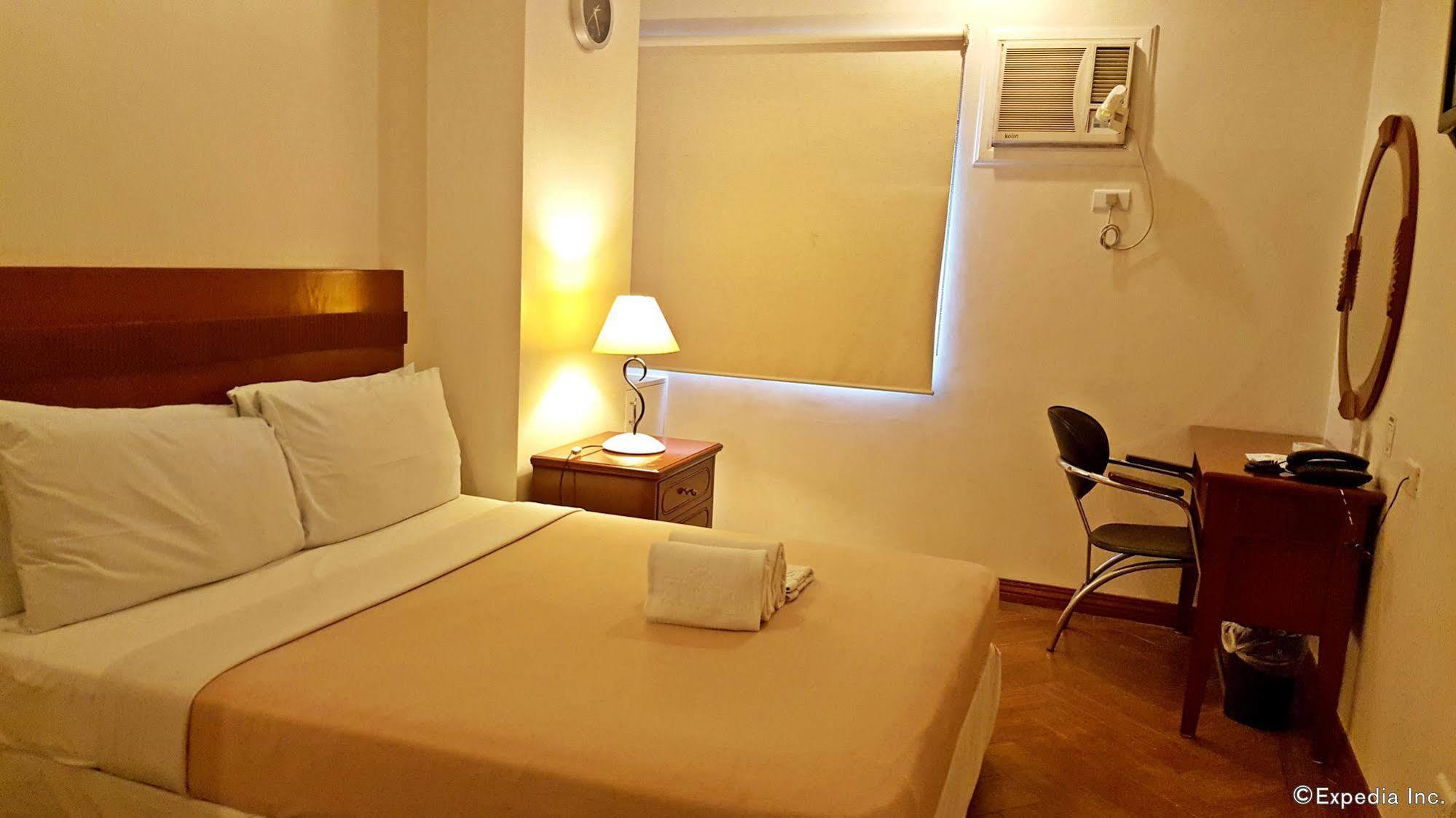 Avitel Hotel Makati City Екстериор снимка