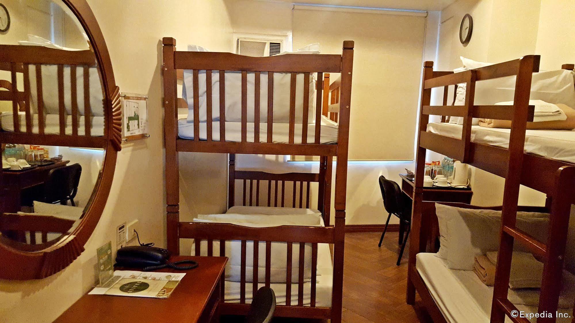Avitel Hotel Makati City Екстериор снимка